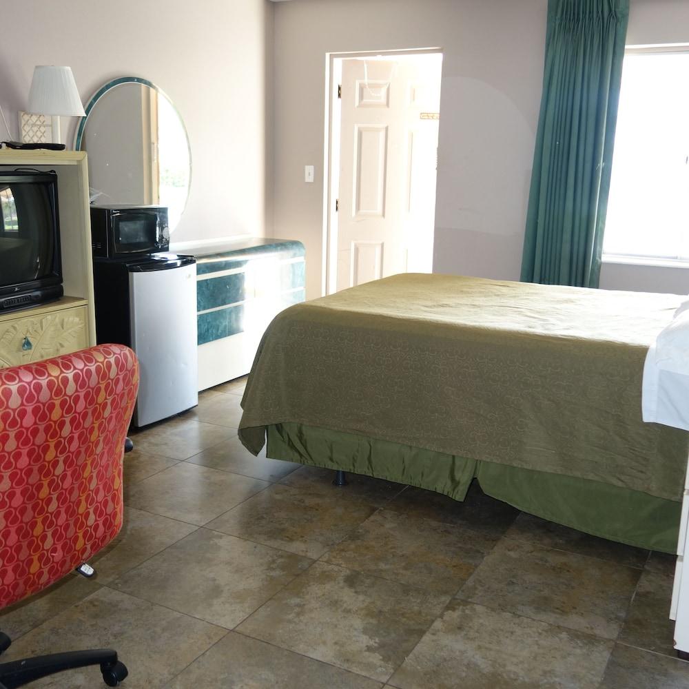 Palm City Motel photo 7