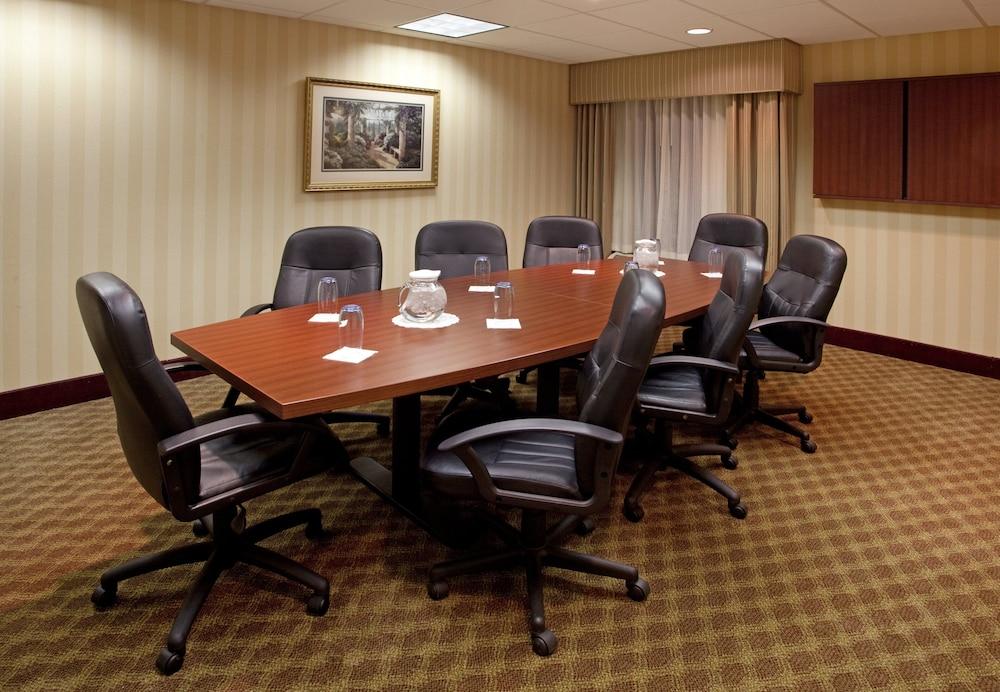 Lexington Inn and Suites photo 22