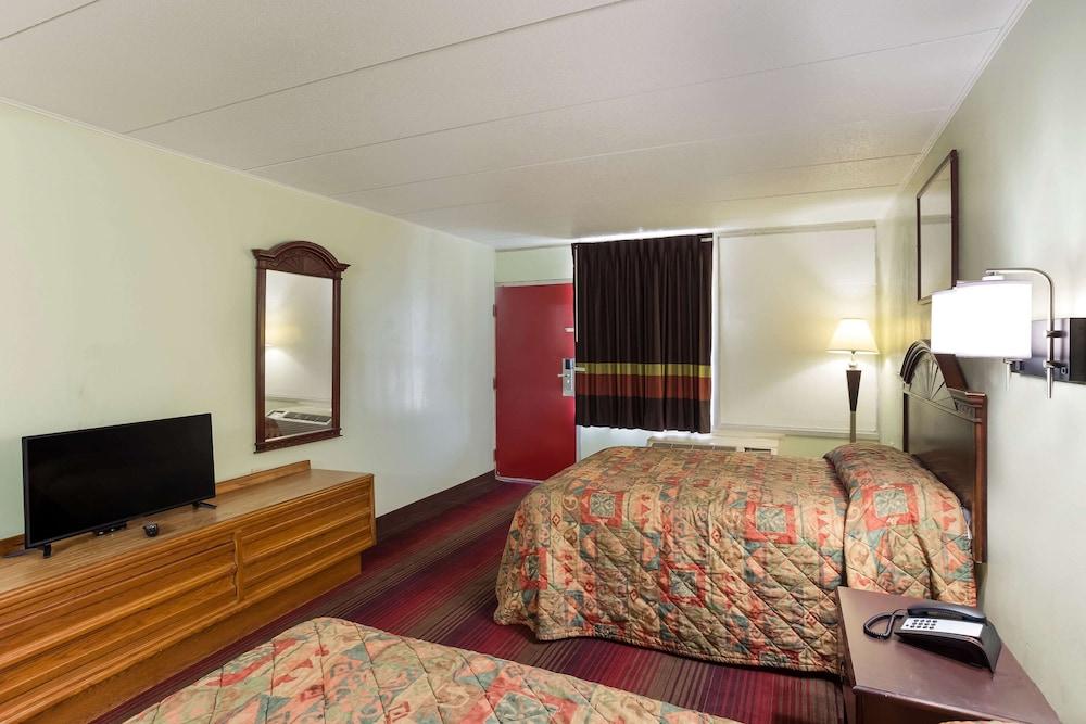 Rodeway Inn South Point photo 14