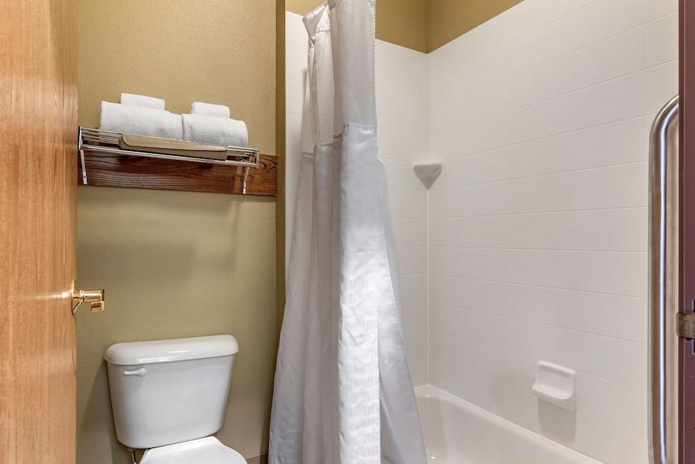 Comfort Inn Warrensburg Station photo 45
