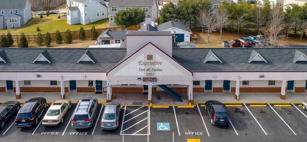 Executive Inn And Suites photo 35