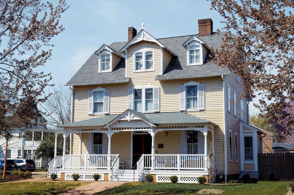 Armistead House photo 5
