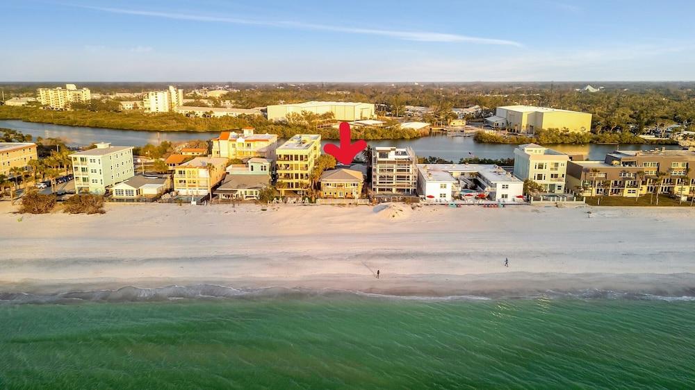 Stones Throw Beachfront Luxury Suites photo 78
