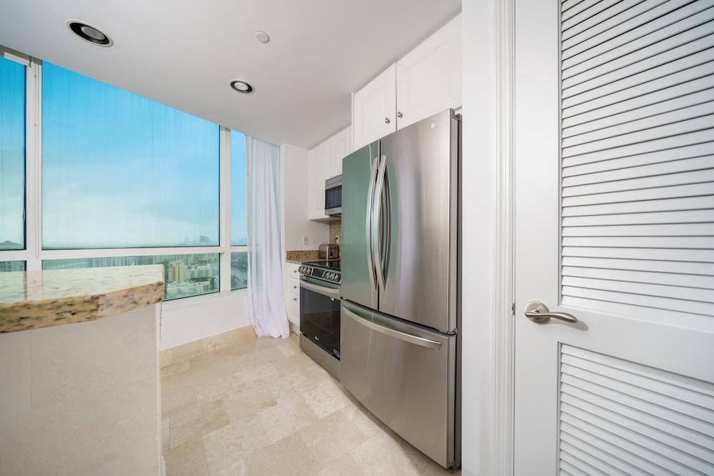 Residences at Fontainebleau Miami photo 45
