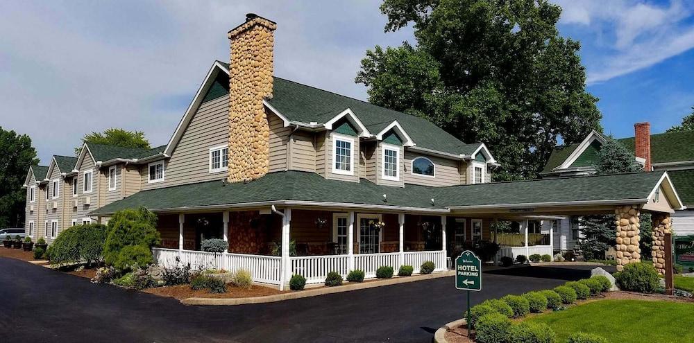 Hearthstone Inn & Suites photo 37