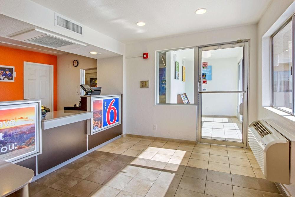 Motel 6 Phoenix North - Bell Road photo 2