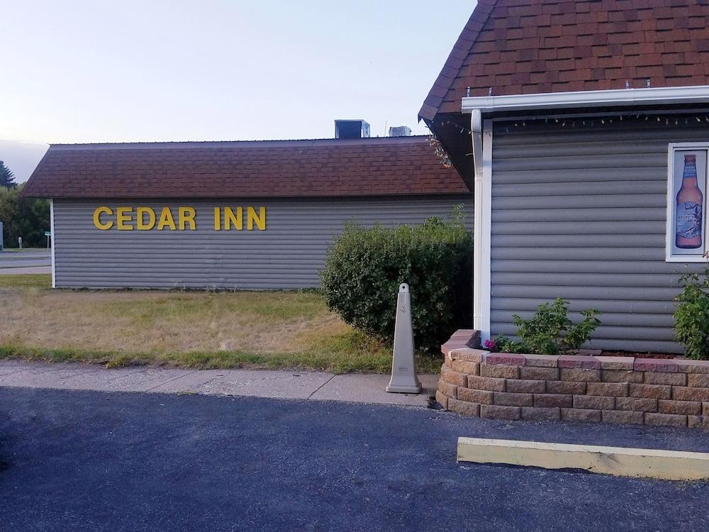 Cedar Inn photo 8