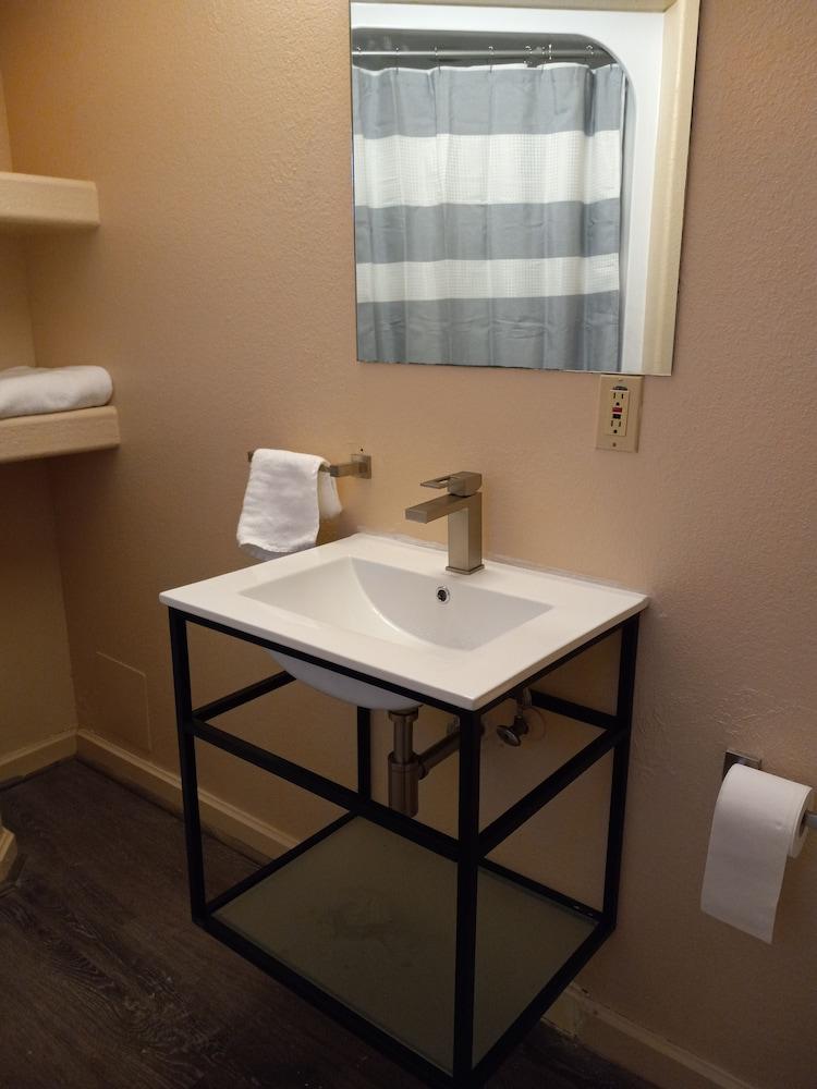 Little Canyon Inn photo 35