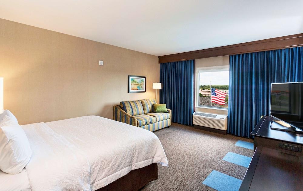 Hampton Inn & Suites Duluth North/Mall Area photo 9