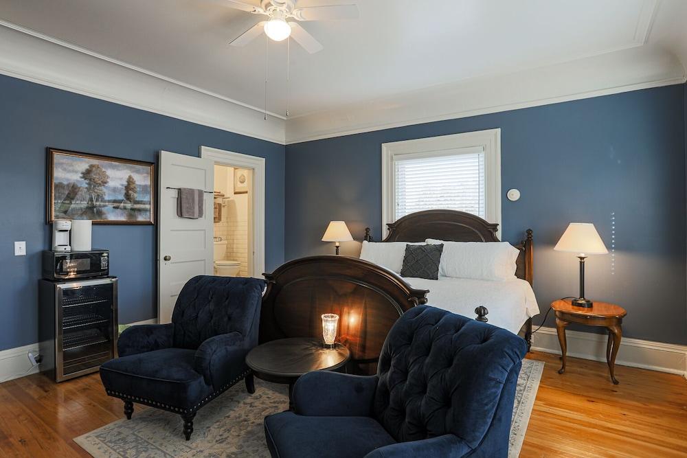 Offutt Manor photo 44