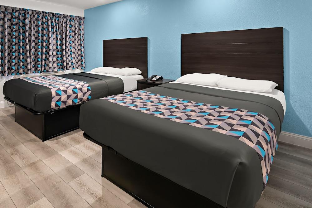 Rodeway Inn Palestine photo 12