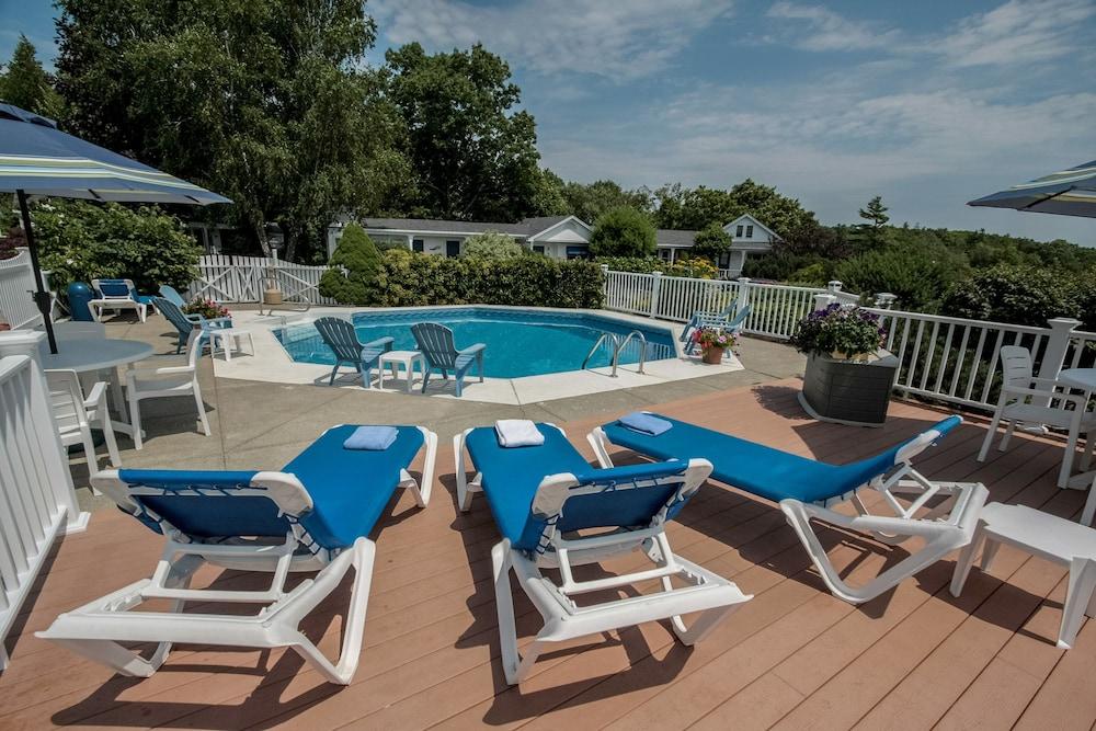 Glen Cove Inn & Suites photo 53