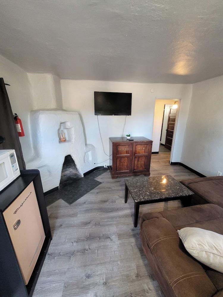 El Colorado Lodge photo 3