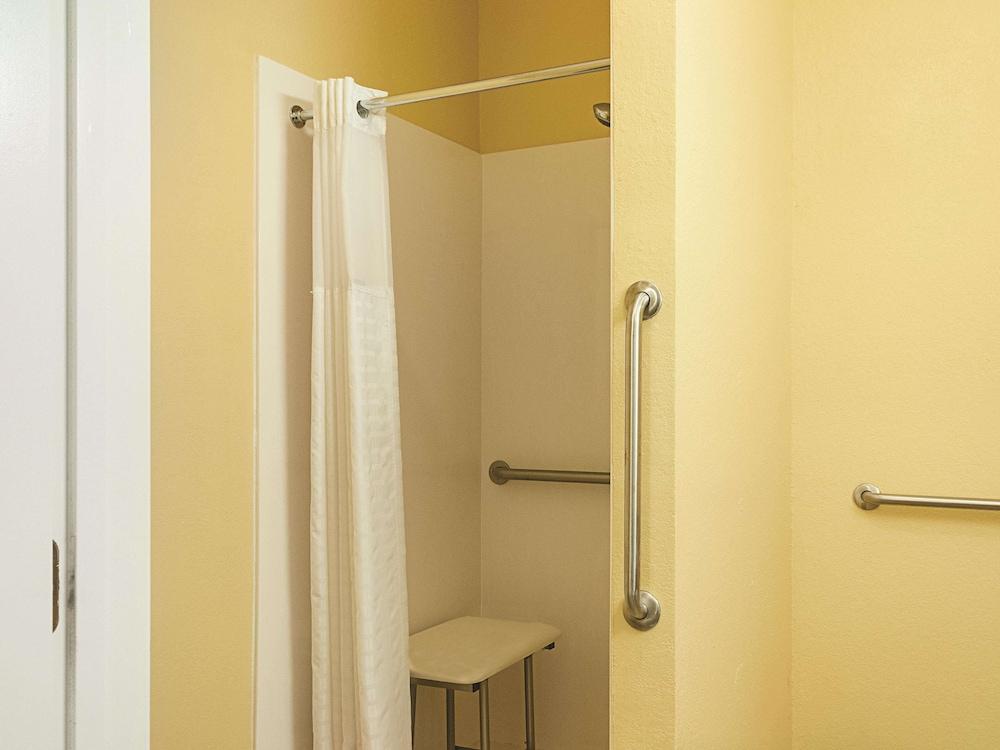 La Quinta Inn & Suites by Wyndham Slidell - North Shore Area photo 13