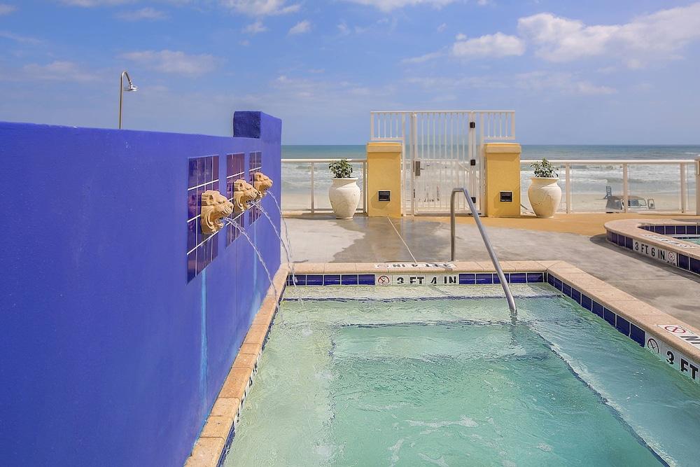 Casa Del Mar Beach Resort photo 2