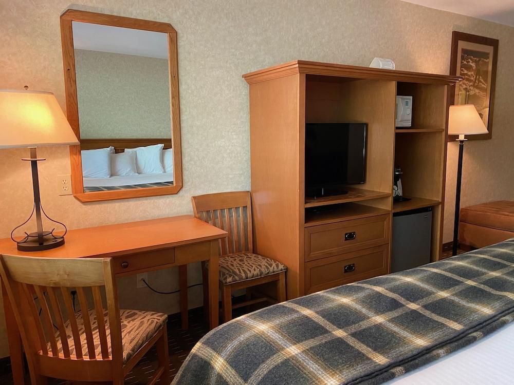 Cousins Country Inn photo 21