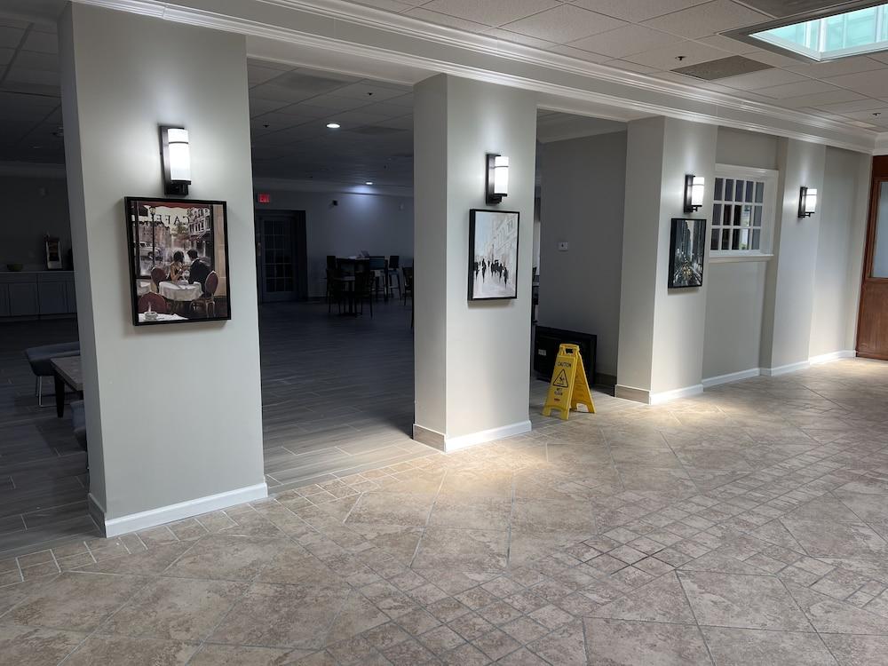 Quality Inn & Suites New Hartford - Utica photo 4