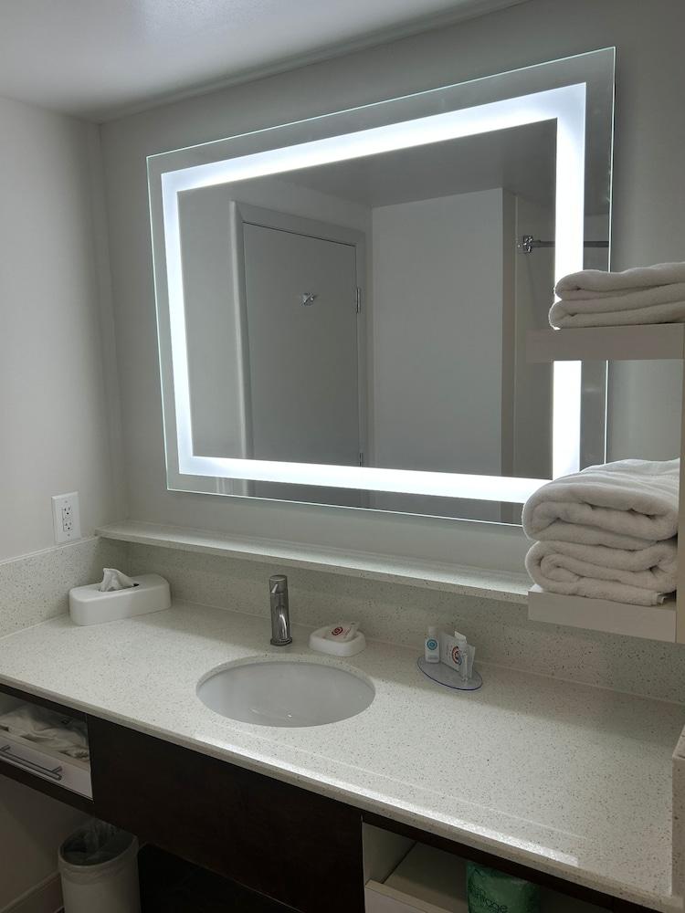 Comfort Inn Darien - North Brunswick photo 5