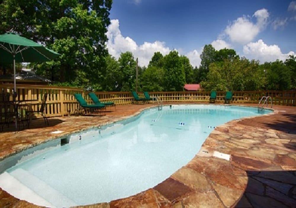 The Smokehouse Lodge and Cabins photo 50