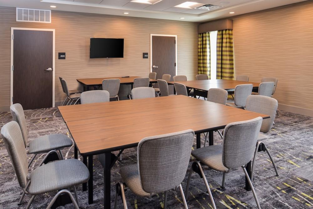 Hampton Inn Omaha Airport photo 32