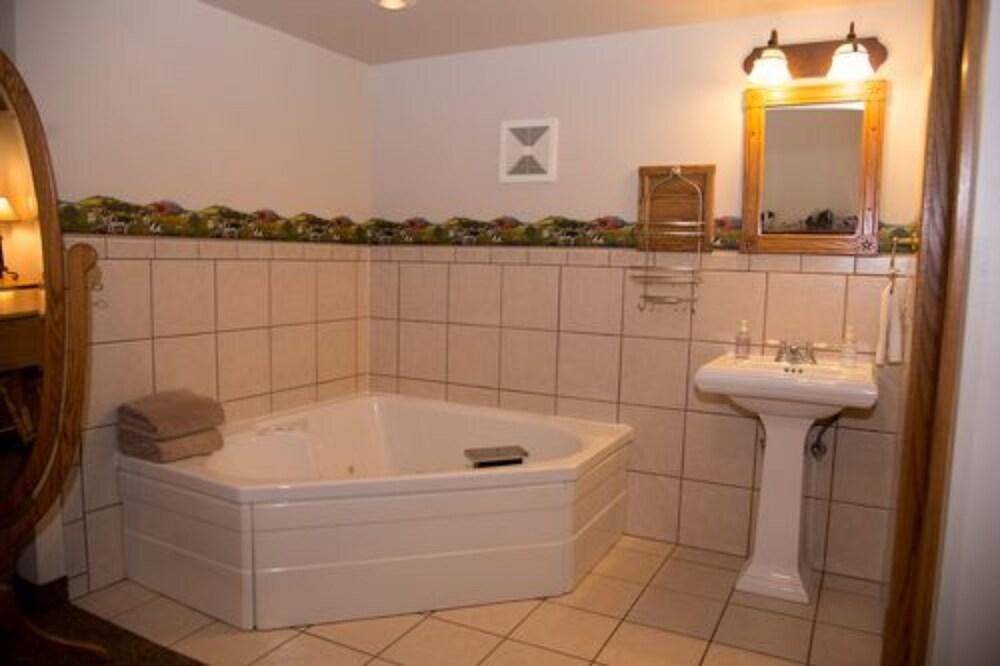 Stone Mill Hotel & Suites photo 7