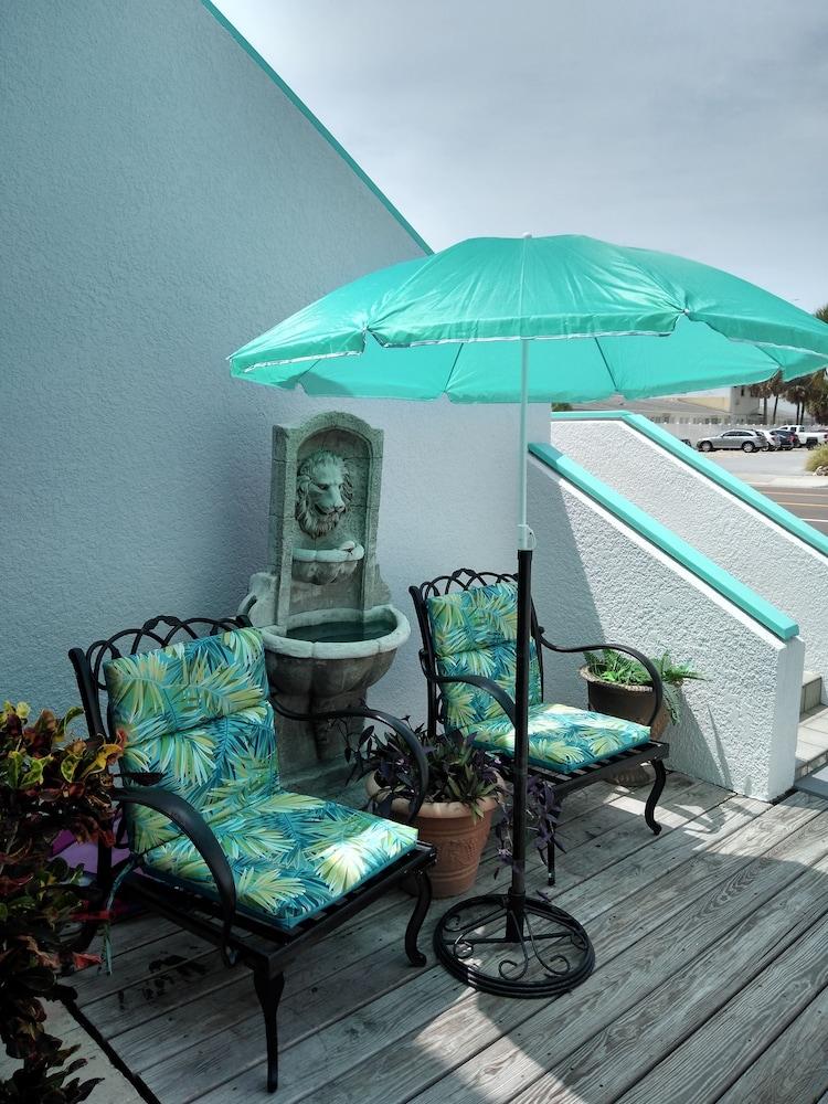 Swashbuckler Motel photo 37