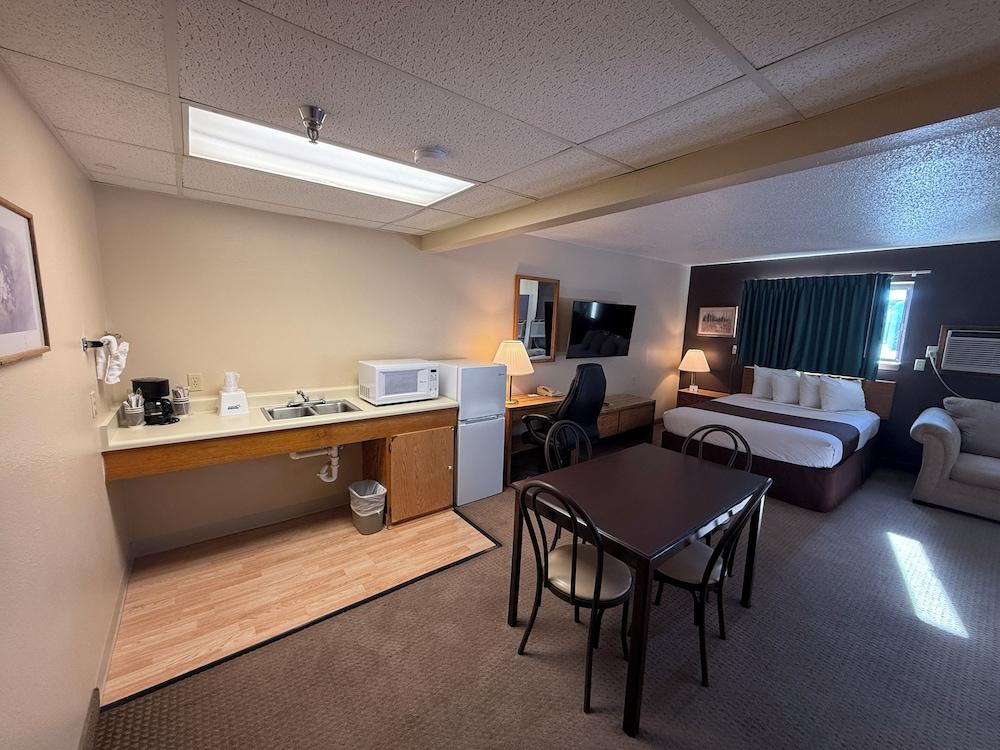 Americas Best Value Inn Torrington photo 12