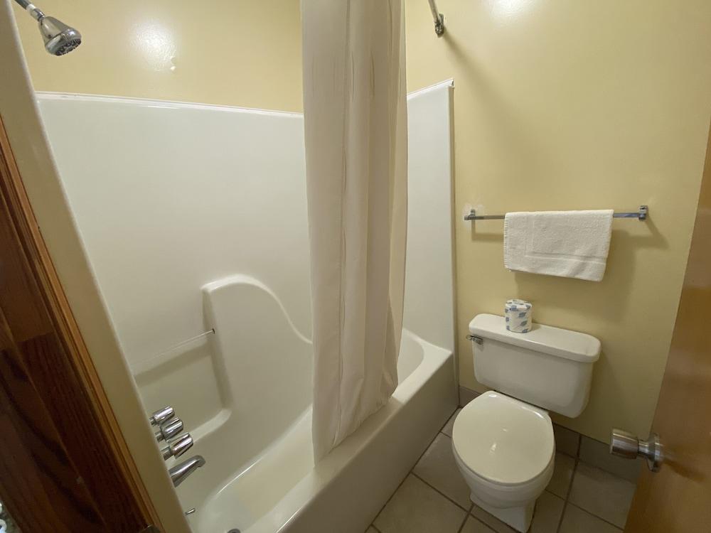 Rodeway Inn photo 26