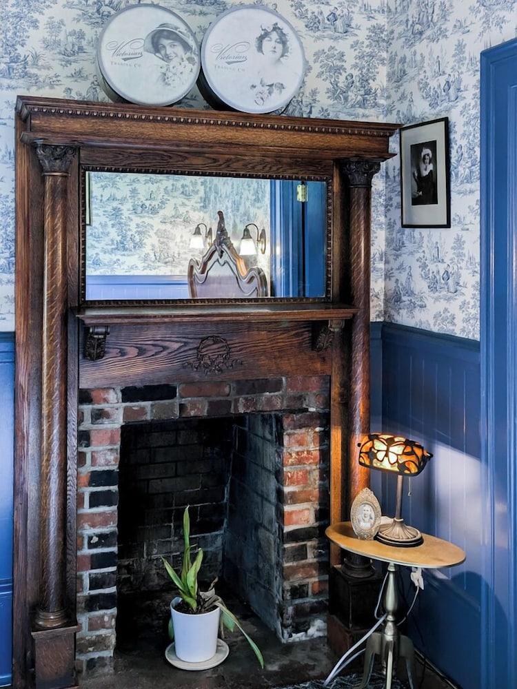 The Weller House photo 87
