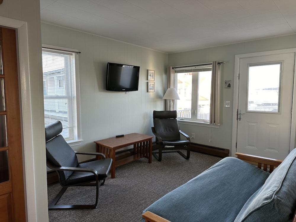 Moontide Motel Cabins & Apartments photo 44