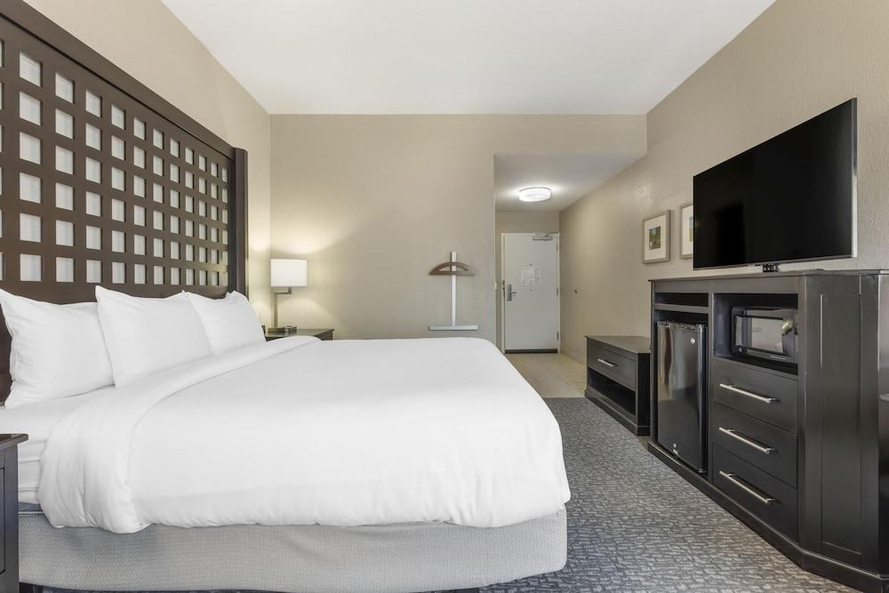 Comfort Inn Plano-Dallas photo 17