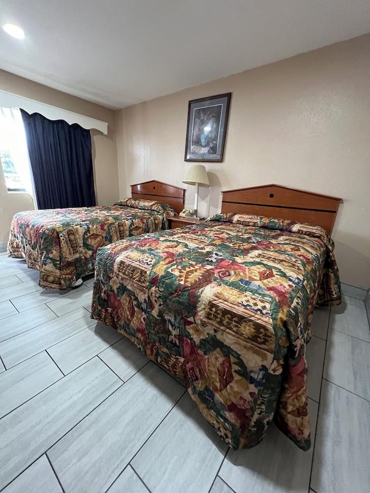 Budget Inn photo 11