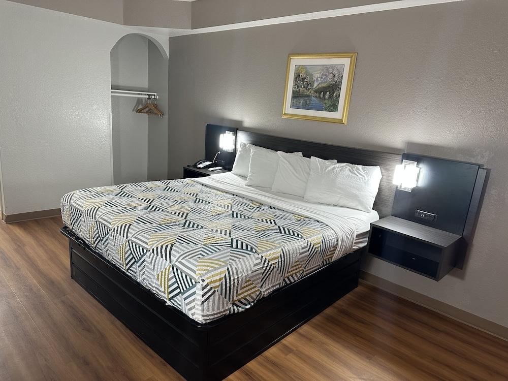 Motel 6 Alvarado, TX photo 7