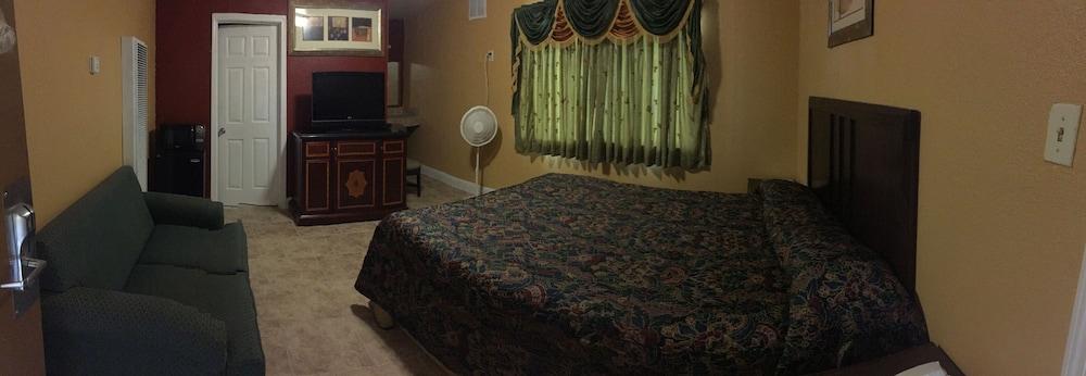M B Motor Inn photo 10