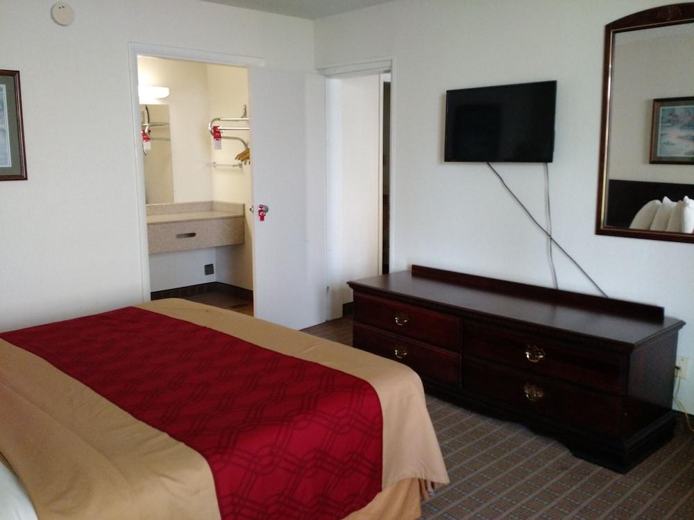 Econo Lodge Thomasville photo 29