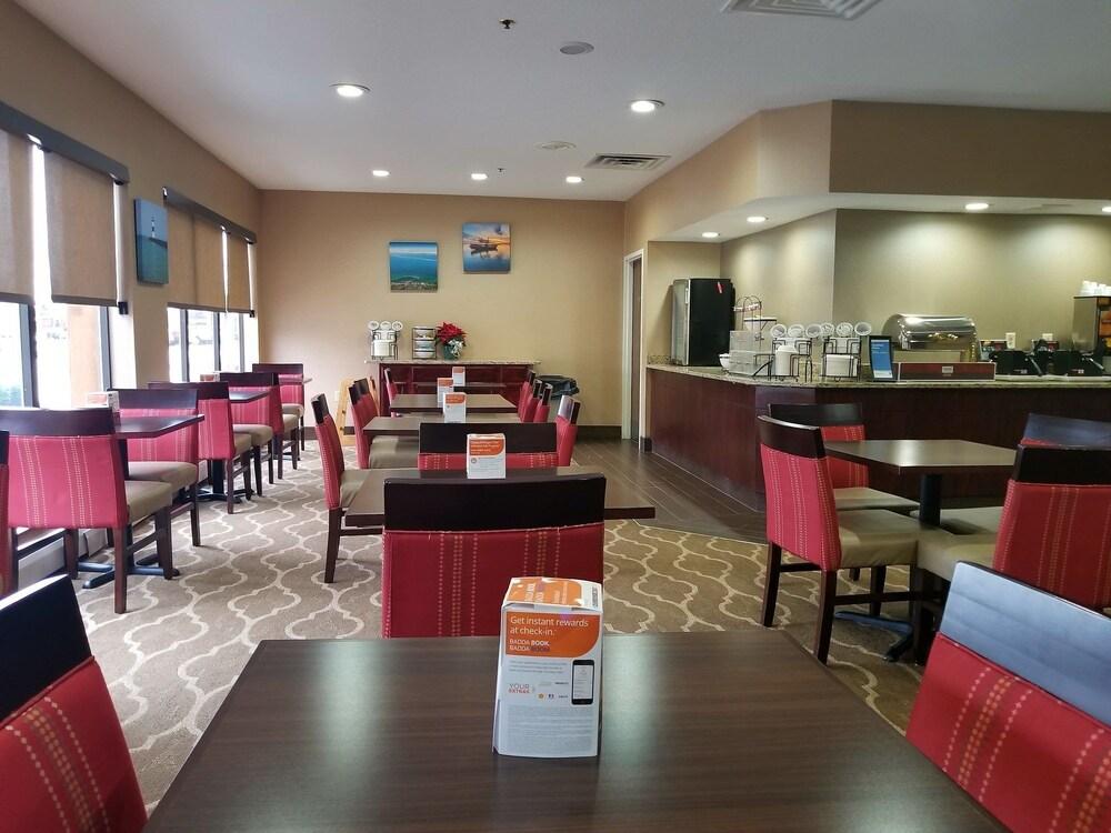 Comfort Inn, Erie - Near Presque Isle photo 40
