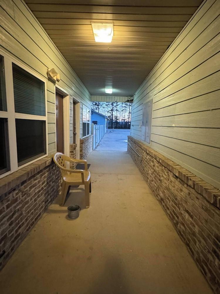 Weiss Lake Lodge photo 23