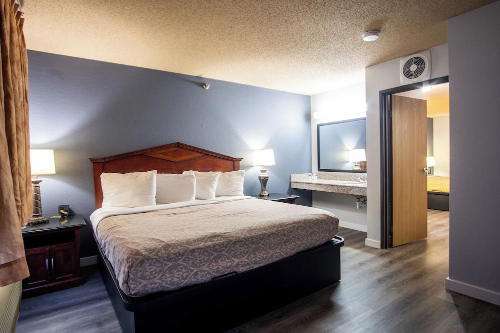 Blue Way Inn & Suites Eagan photo 15