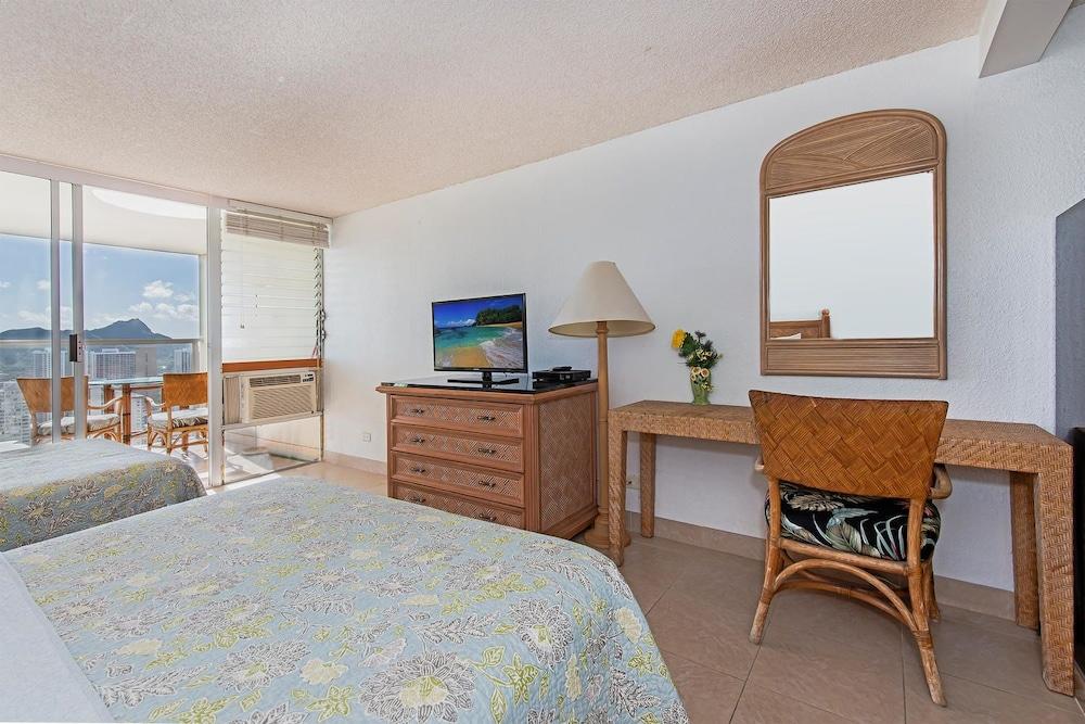Island Colony by Hawaii Ocean Club photo 35