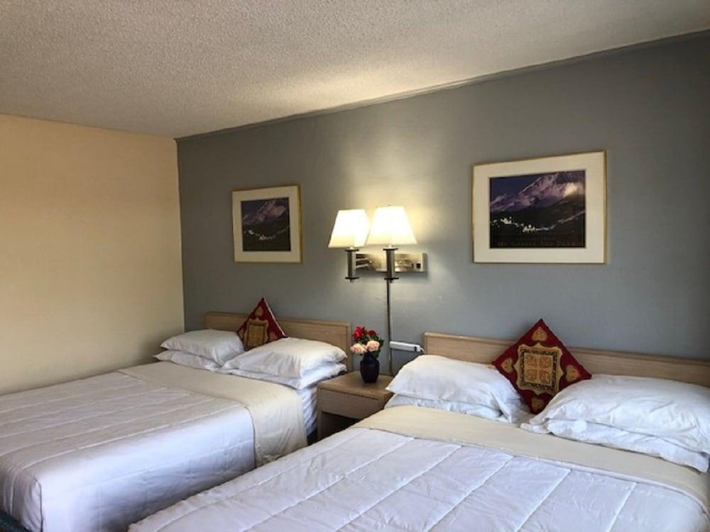 Pine Needles Inn photo 21