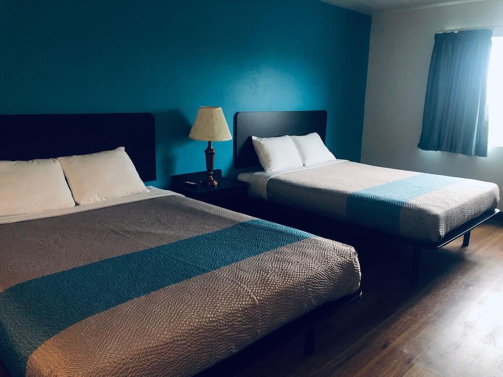 Troy Inn and Suites photo 5