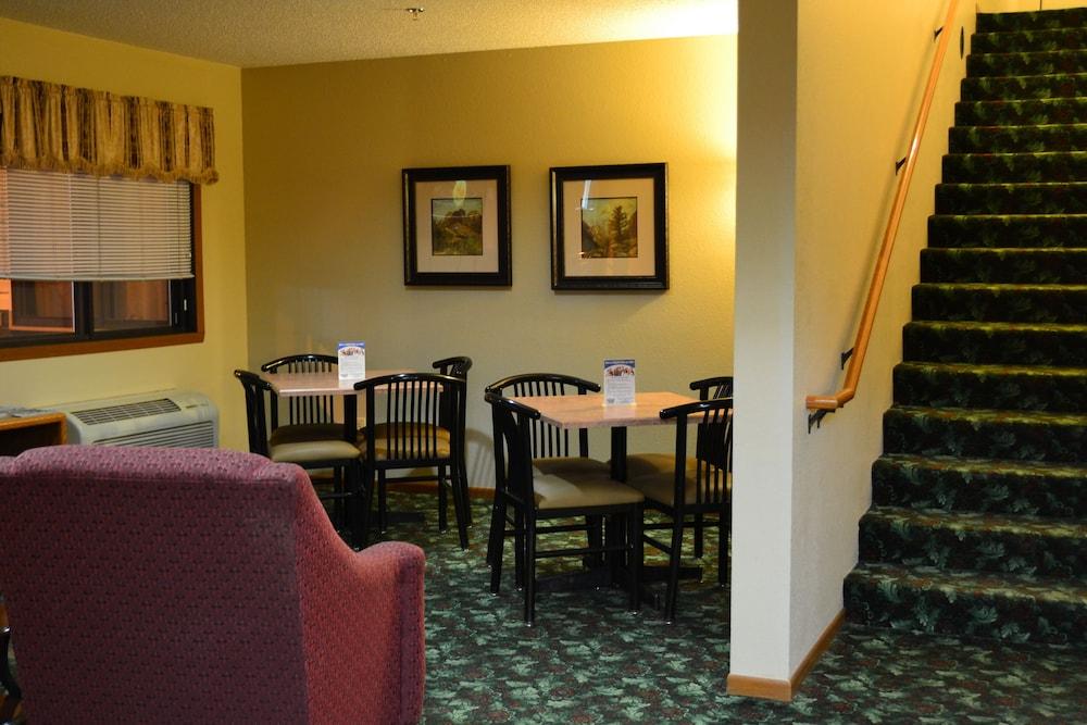 Carrington Inn & Suites photo 25