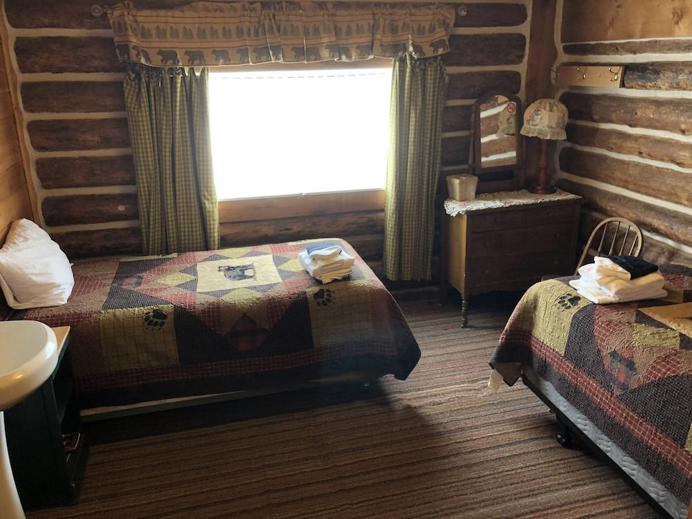 The Historic Madison Hotel Motel photo 12