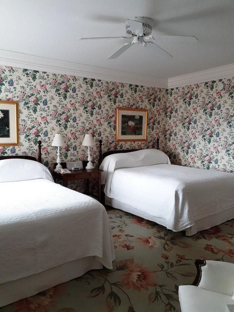 The Colony Hotel photo 36