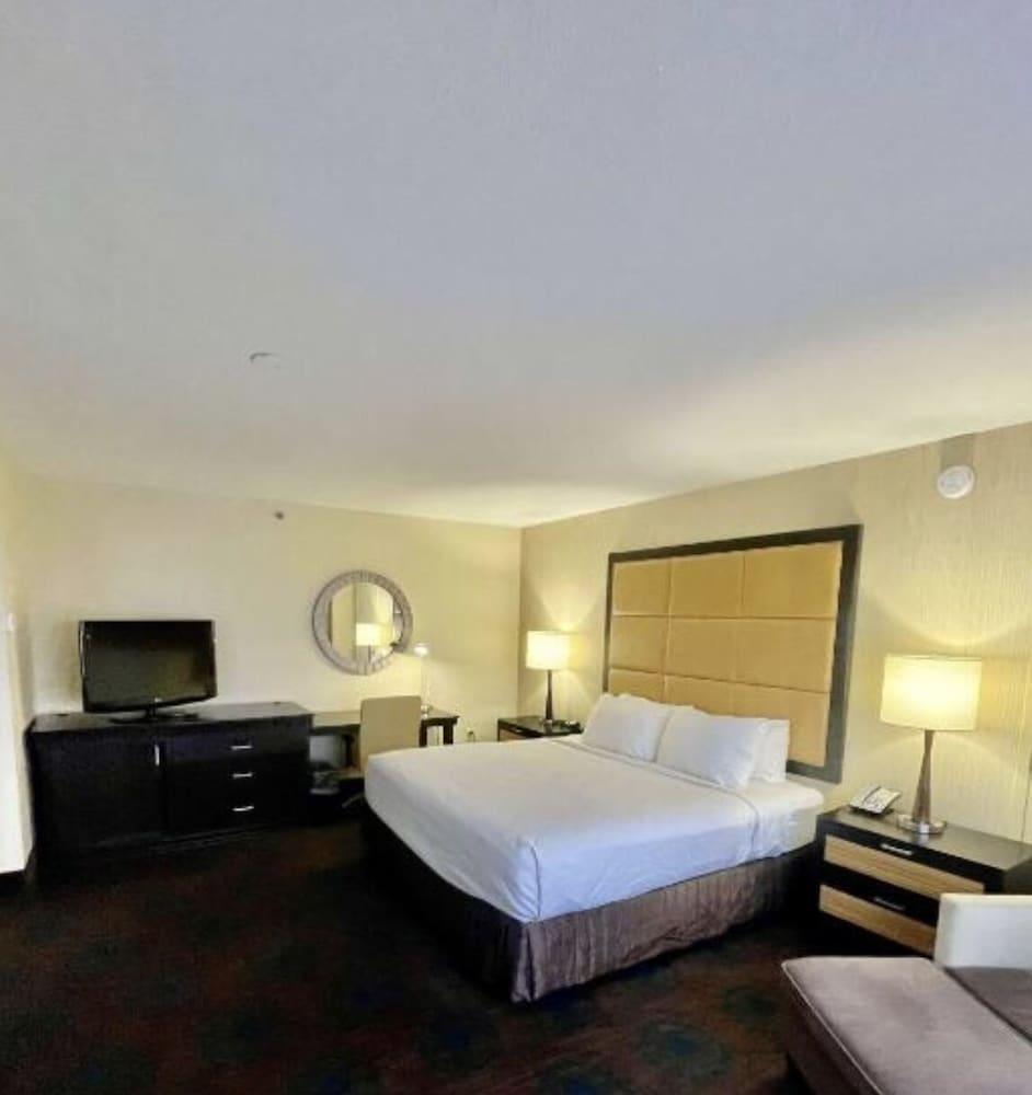 Brandywine Plaza Hotel photo 11