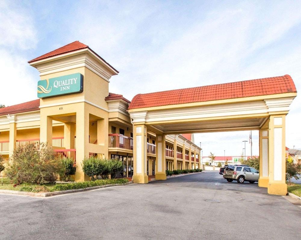Quality Inn Dalton Central photo 1