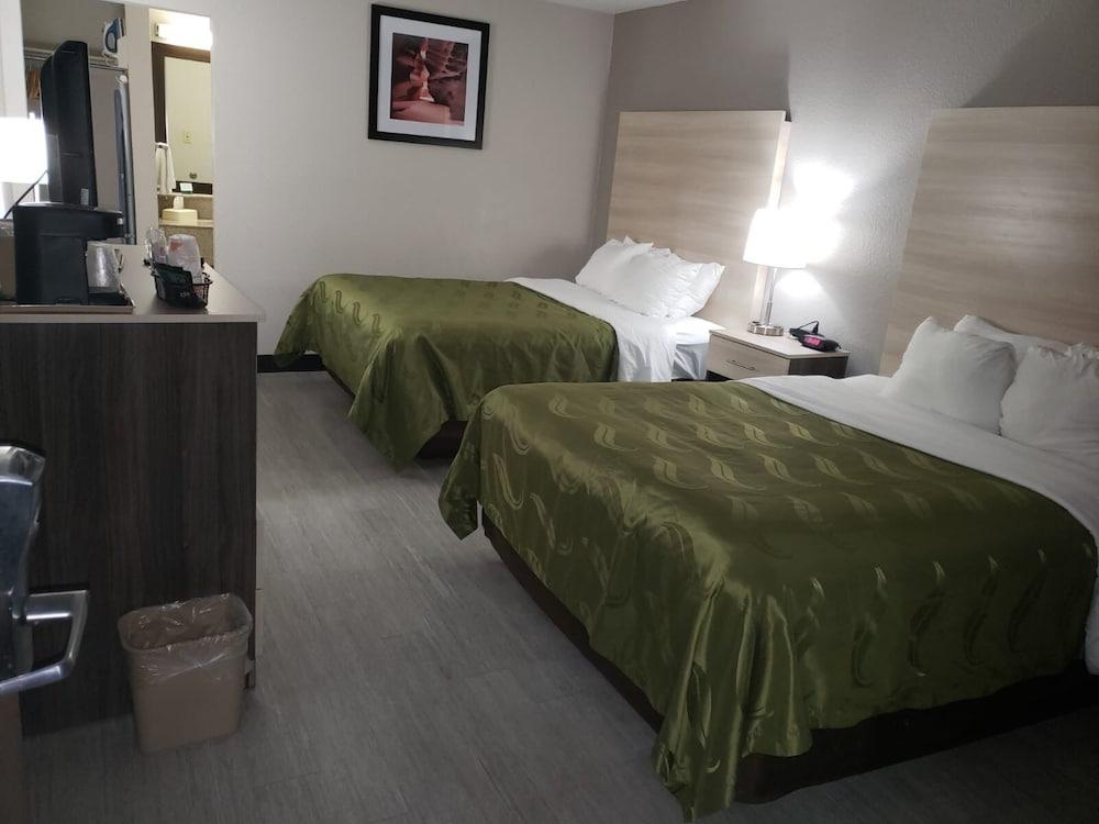 Quality Inn Airport East photo 20