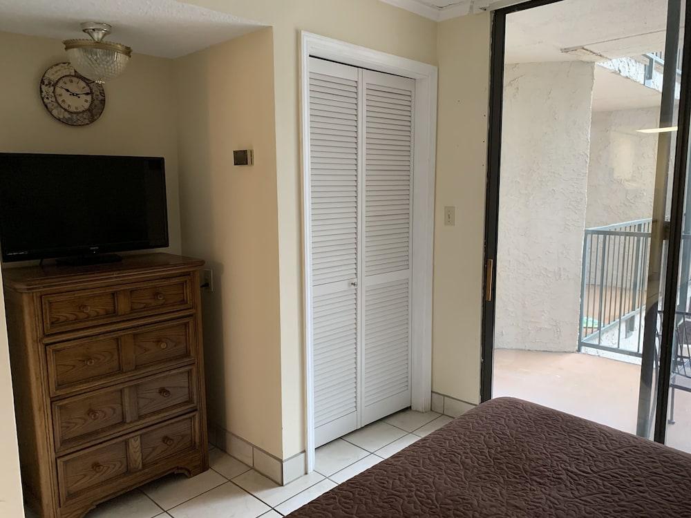 Oak Square Rentals photo 4