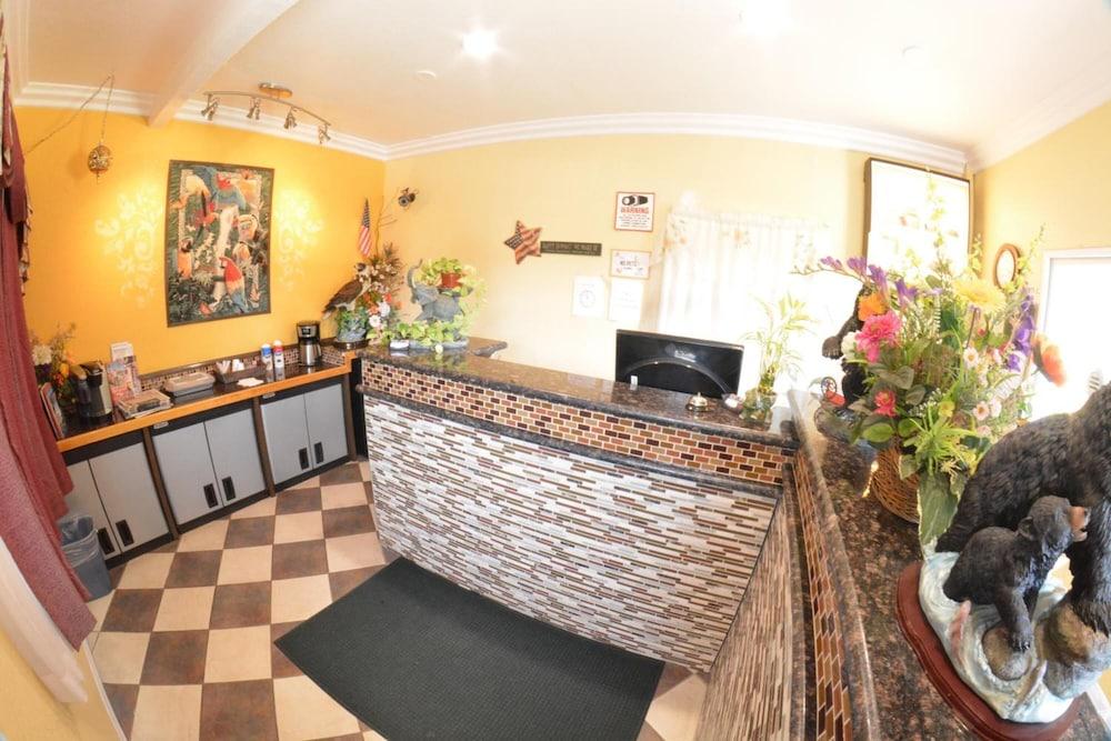 Palace Inn Oxnard photo 4