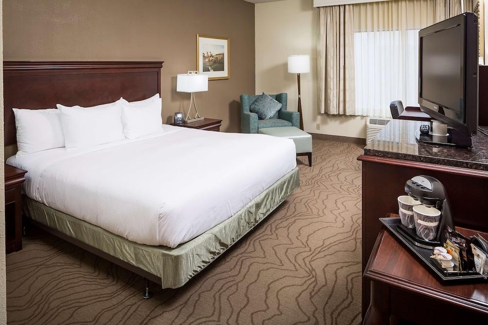 DoubleTree by Hilton Boston - Milford photo 25